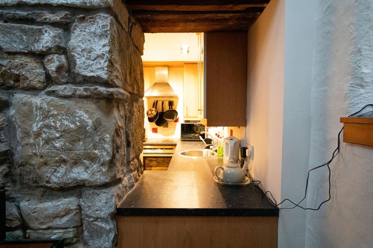 2 Bedroom Characterful Semi-Detached House, Enviably Located With Balcony And Terrace St Andrews Zewnętrze zdjęcie