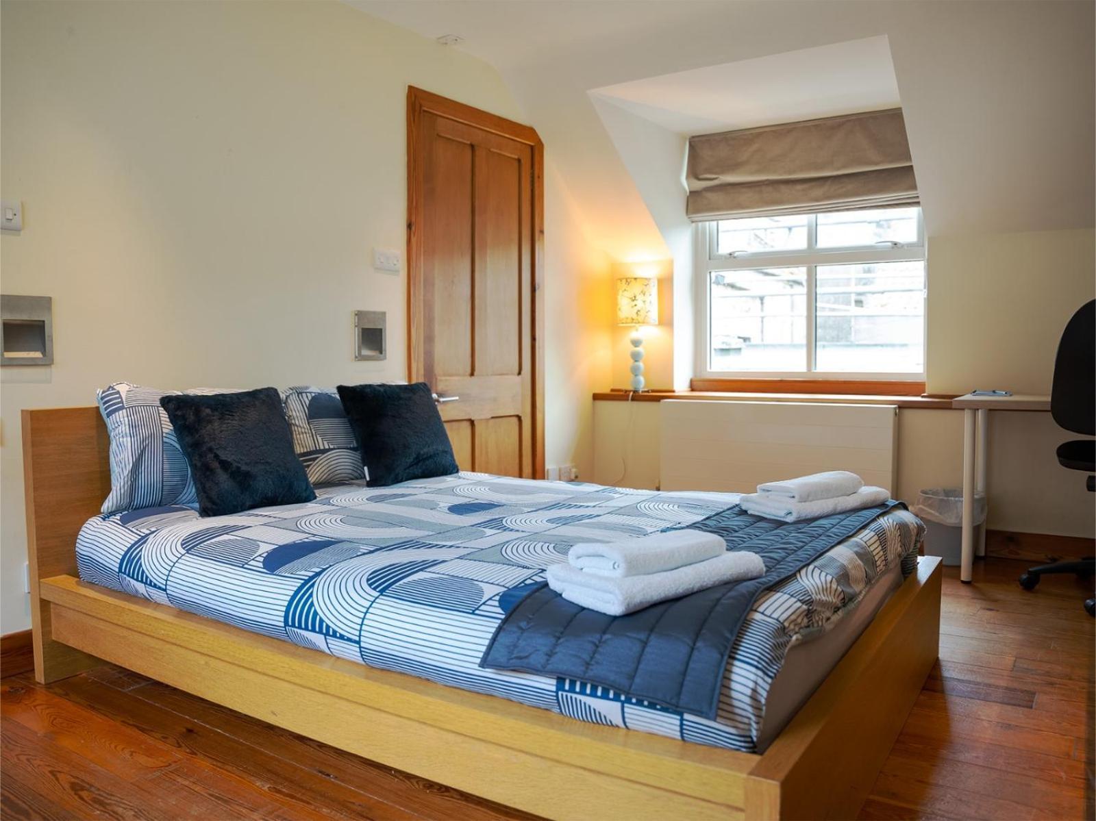 2 Bedroom Characterful Semi-Detached House, Enviably Located With Balcony And Terrace St Andrews Zewnętrze zdjęcie
