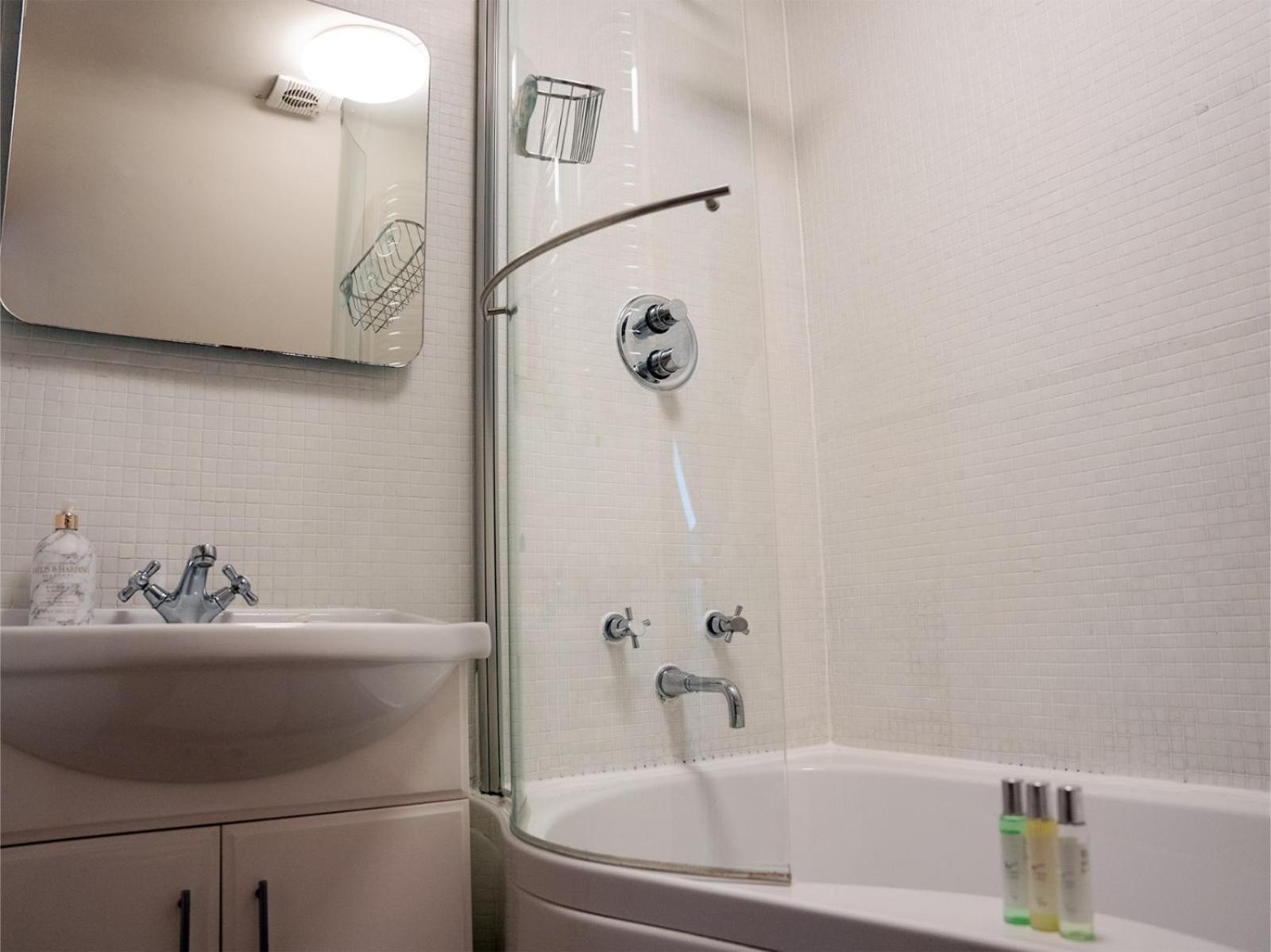2 Bedroom Characterful Semi-Detached House, Enviably Located With Balcony And Terrace St Andrews Zewnętrze zdjęcie
